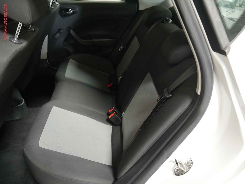 Seat Ibiza (2016) 1.2 TSi, 1.maj,ČR, AC - fotka 10 z 15