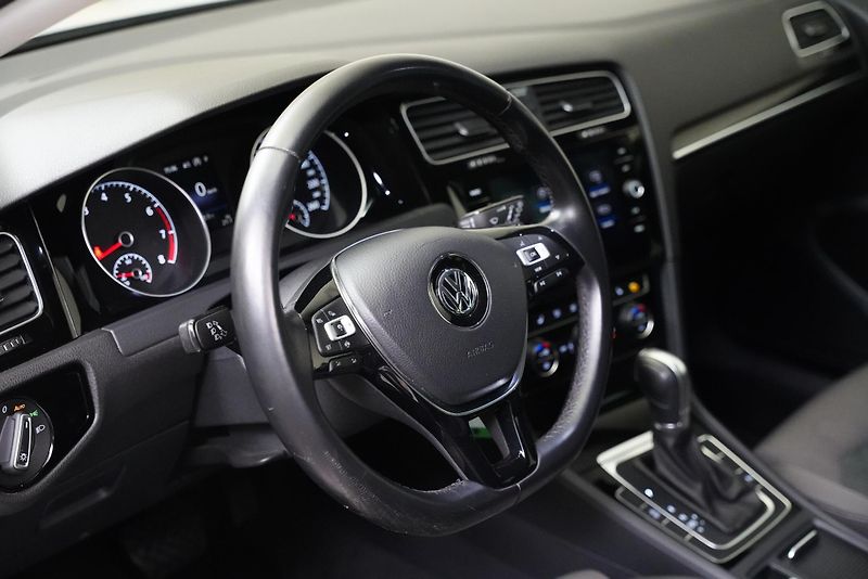 Volkswagen Golf - fotka 14 z 24