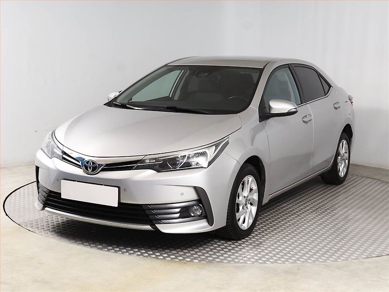 Toyota Corolla (2017) 1.6 Valvematic, Serv.kniha - fotka 2 z 17
