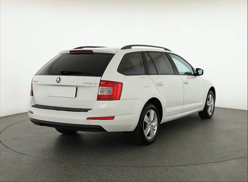Škoda Octavia (2014) 1.8 TSI, Tempomat - fotka 5 z 16