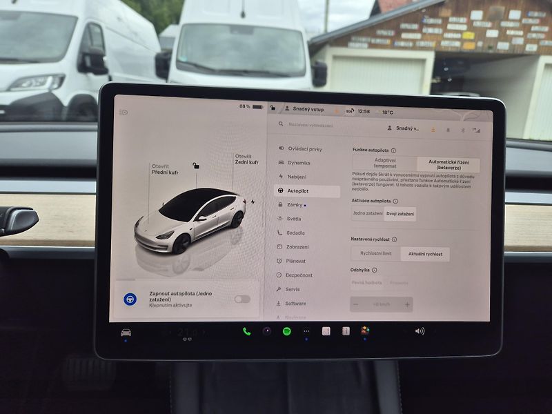 Tesla Model 3 LONG RANGE DUAL MOTOR SOH 94% - fotka 22 z 49