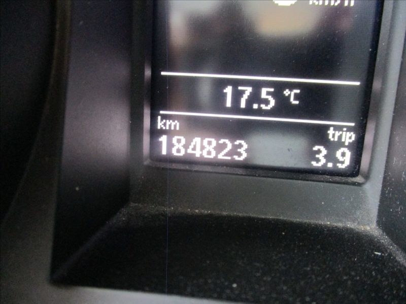 Volkswagen Golf 1,4 TSI, digi klima, servis, - fotka 15 z 28