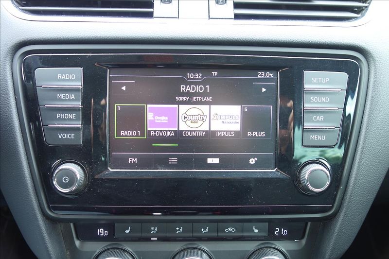 Škoda Octavia 1,6 TDi,ČR,SERV.KN.,STYLE,4x4. - fotka 19 z 32