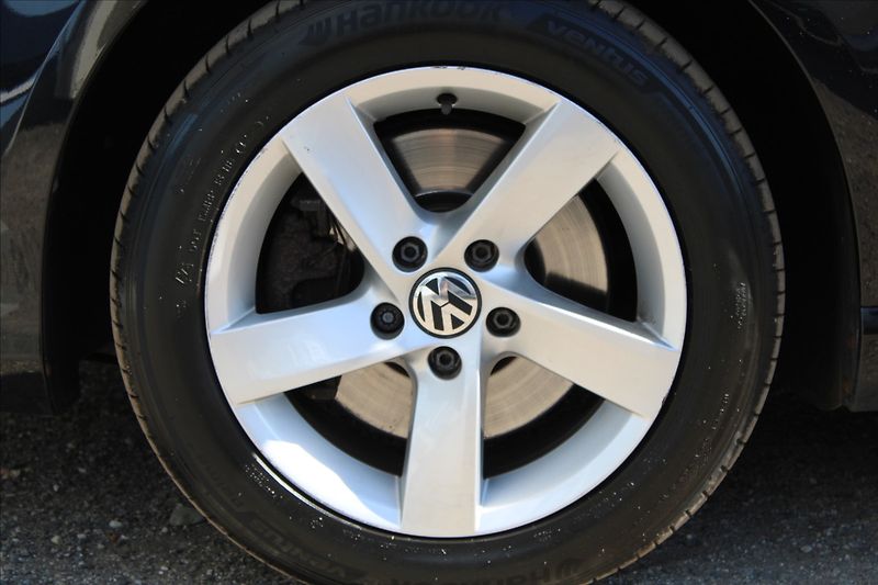 Volkswagen Passat 2,0 TDI  4x4,TAŽNÉ,NAVIGACE - fotka 27 z 29