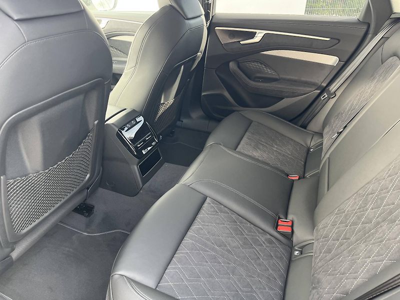 Audi A6 e-hybrid Quattro 2,0TFSI - fotka 8 z 24