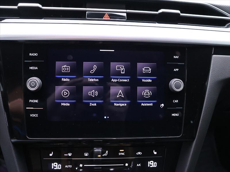 Volkswagen Arteon 2,0 TSI 206 kW R-Line 4M DPH C - fotka 25 z 35