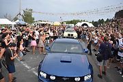 Pět stovek amerických korábů silnic se sjelo na sraz osmiválců Hradecká V8 na hradecké letiště.