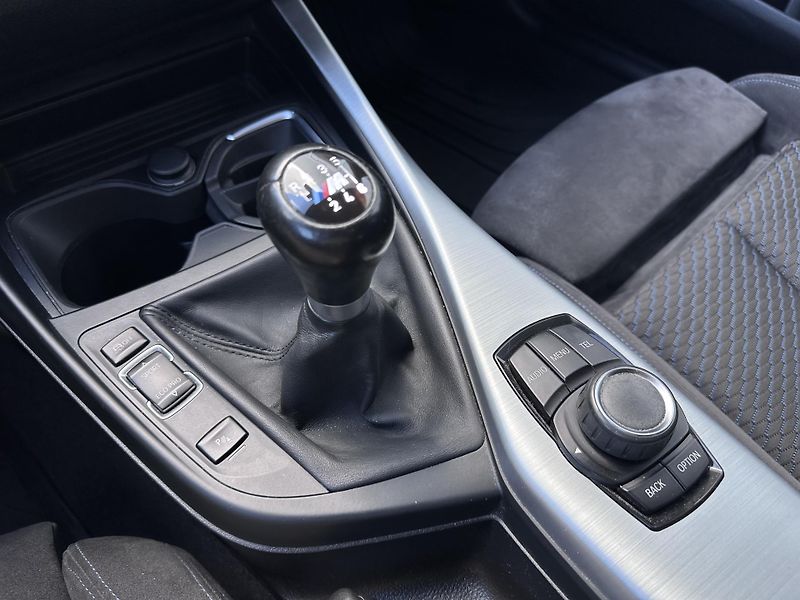 BMW Řada 1 120d M-Sport - fotka 17 z 19