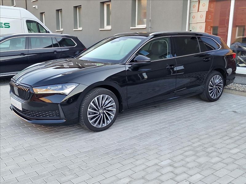 Škoda Superb 1.5 TSI DSG 110kW L&K Combi - fotka 6 z 50