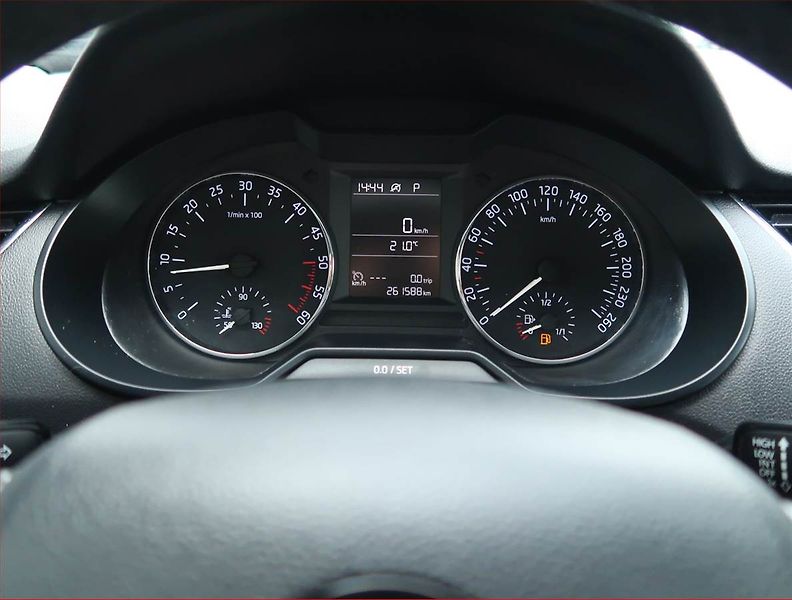 Škoda Octavia (2015) Ambition 1.6 TDI, Automat - fotka 11 z 16