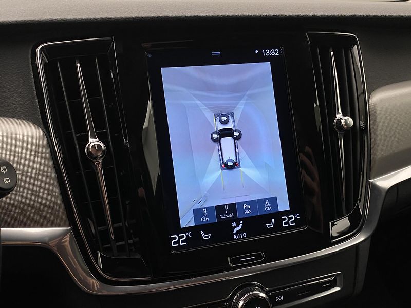 Volvo V90 B4 MOMENTUM AUT  - fotka 43 z 45