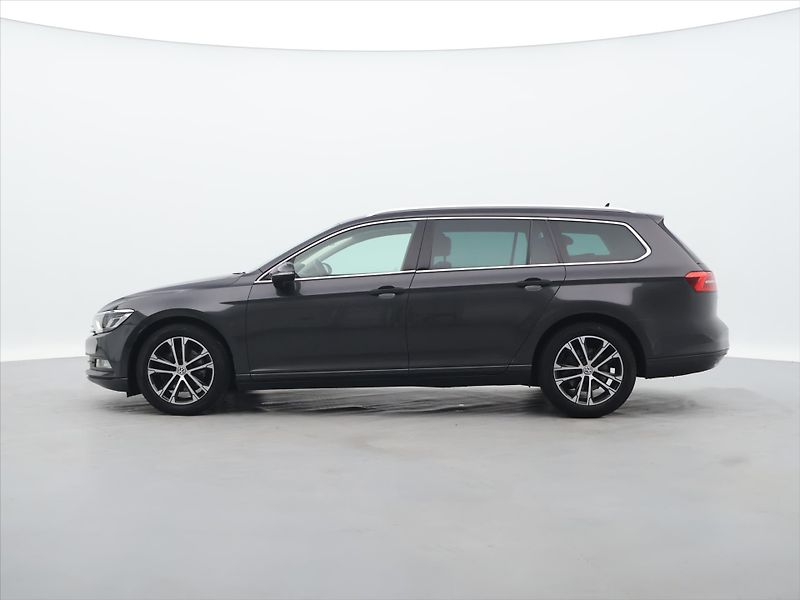 Volkswagen Passat 2,0 TDI 110kW DSG LED 1.Maj - fotka 4 z 31