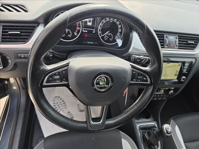 Škoda Rapid 1,0 TSi 70KW Ambition + NAVI T - fotka 12 z 42