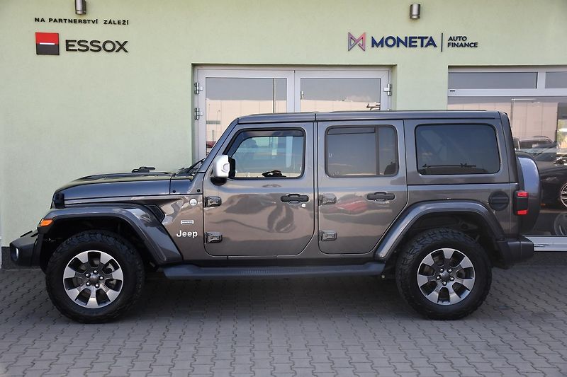 Jeep Wrangler 2.2CRD UNLIMITED REZERVACE - fotka 12 z 51