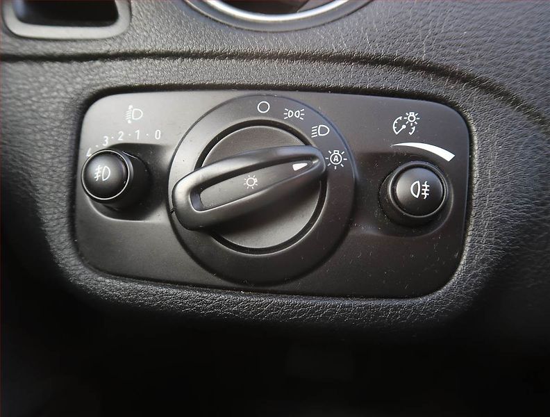 Ford S-MAX (2014) Trend 2.0 TDCi, Navi, Tempomat - fotka 17 z 20