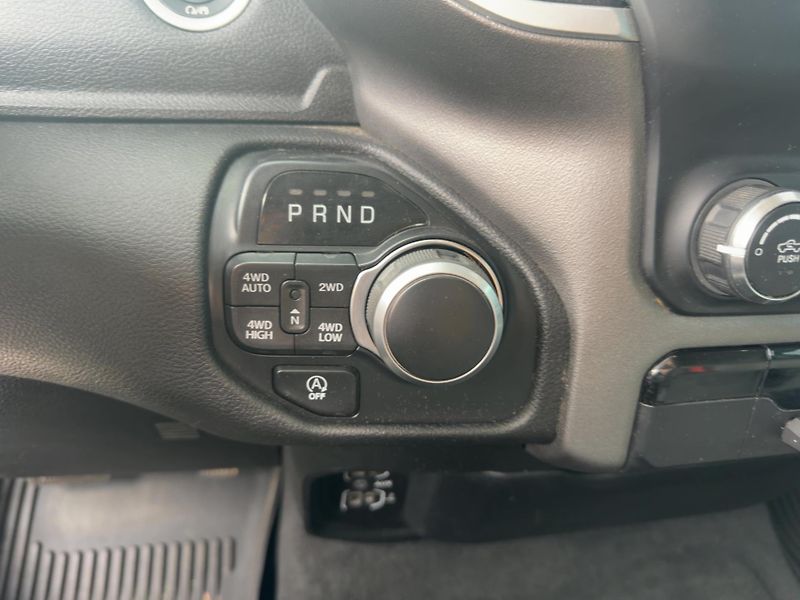 Dodge RAM 1500 (2020) 3,6 Bighorn Lonestar Quad 4x4  - fotka 18 z 19