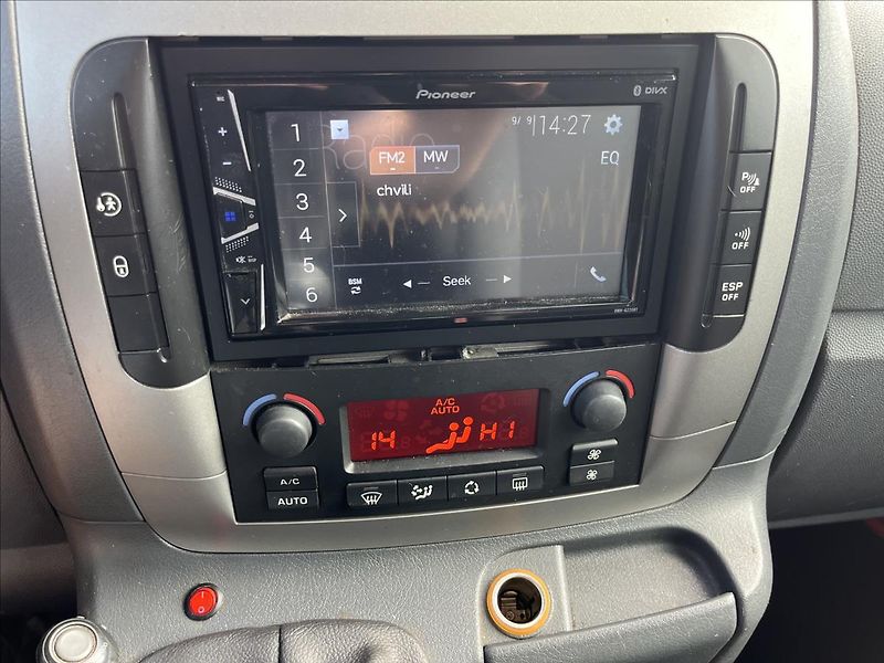 Fiat Scudo 2,0 JTD L2 PANORAMA 8.MÍST - fotka 18 z 41