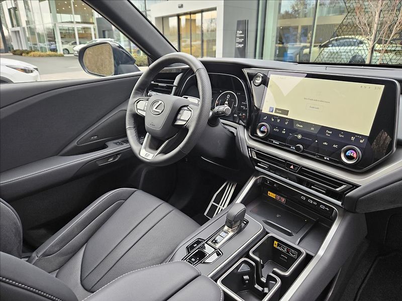 Lexus TX 500h (2025) 2,4 F SPORT Performance 3 - fotka 24 z 27