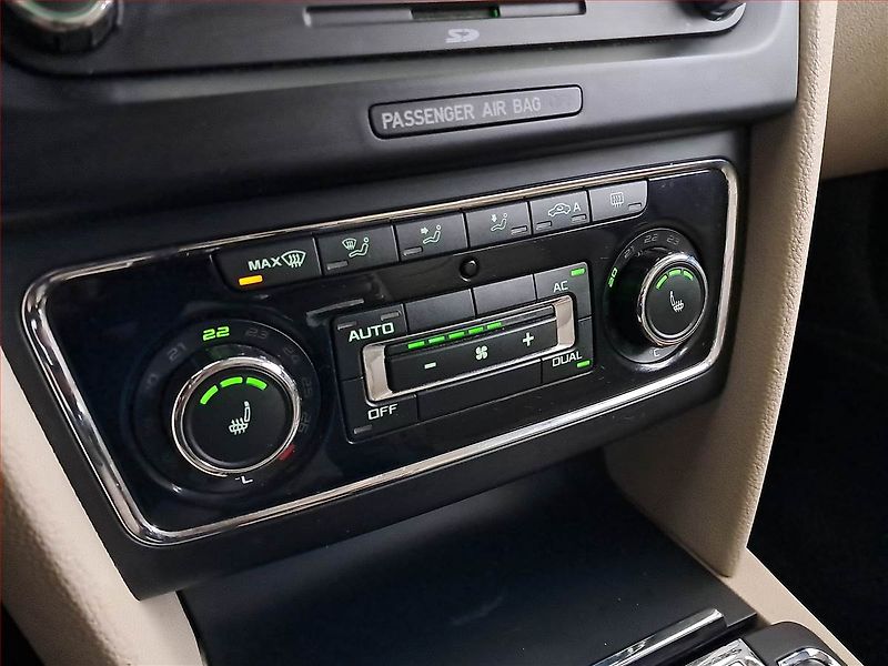 Škoda Superb (2010) 2.0 TDI, Automat, Navi, Xenony - fotka 17 z 22