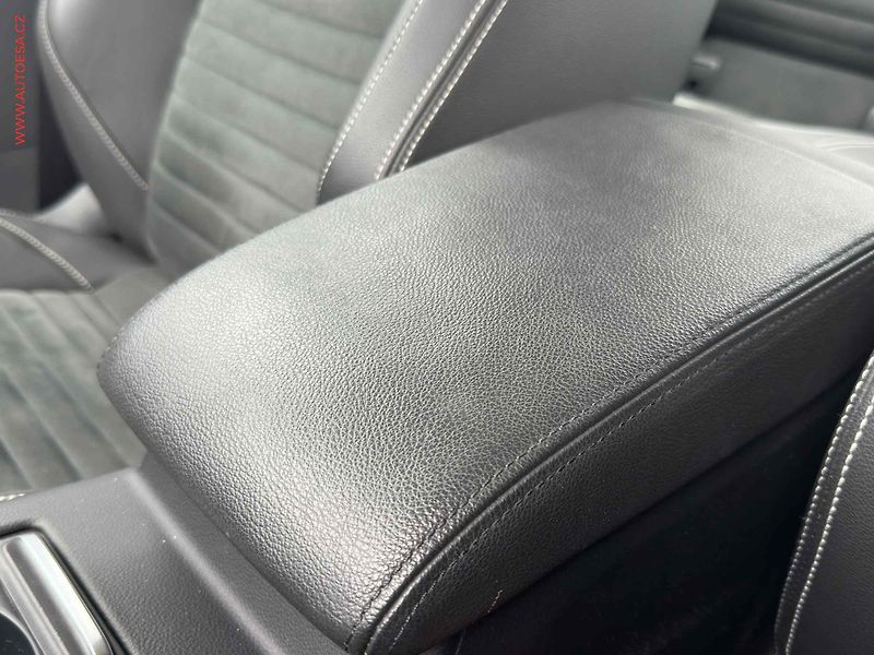 Volkswagen Passat (2021) 2.0TDi, ČR, Elegance, DSG - fotka 17 z 20