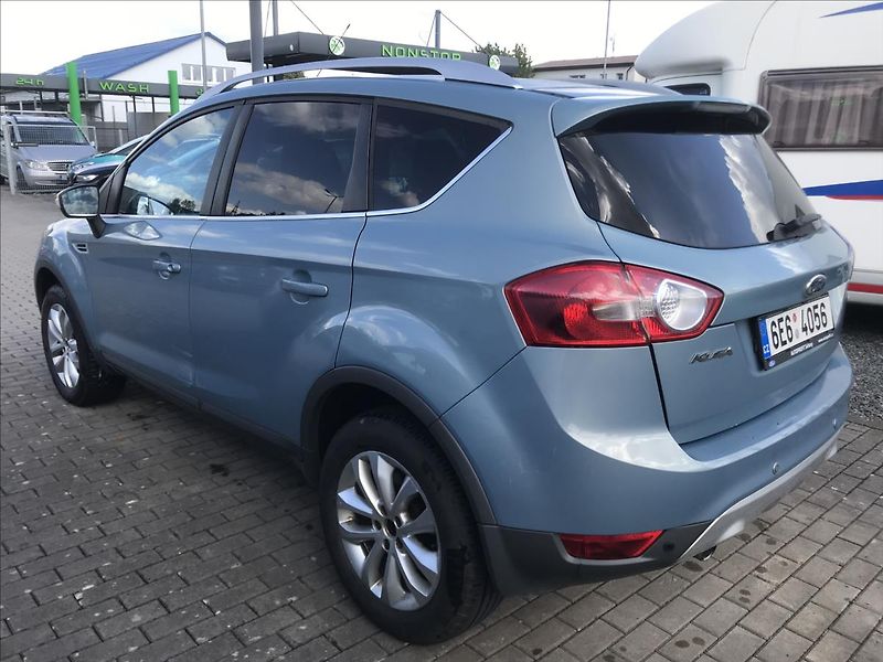 Ford Kuga 2,0   Titanium 4X4 - fotka 6 z 11