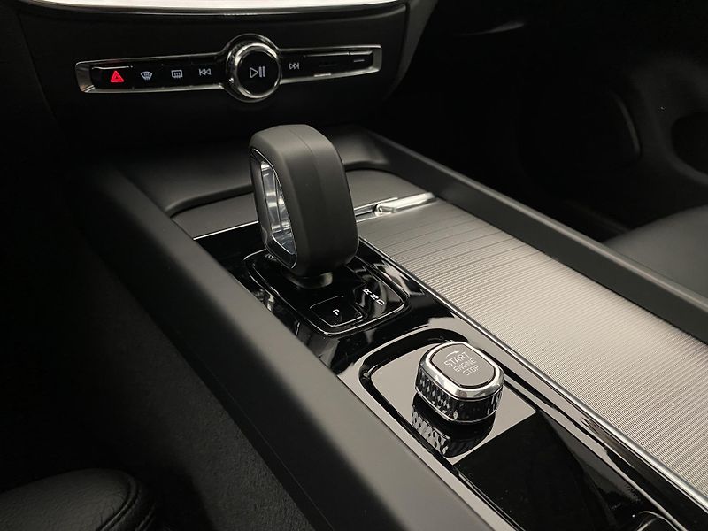 Volvo S60 B5 AWD DARK ULTIMATE REZERVACE - fotka 30 z 58