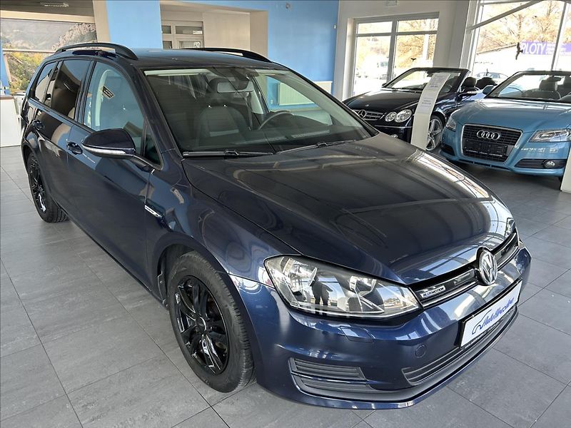 Volkswagen Golf 1,6   TDI 81kW,SERVISKA - fotka 1 z 22