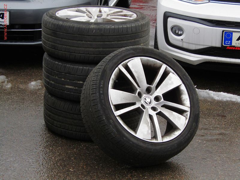Škoda Superb (2019) 2.0TDi 4x4, 2.maj,ČR, Style - fotka 23 z 23