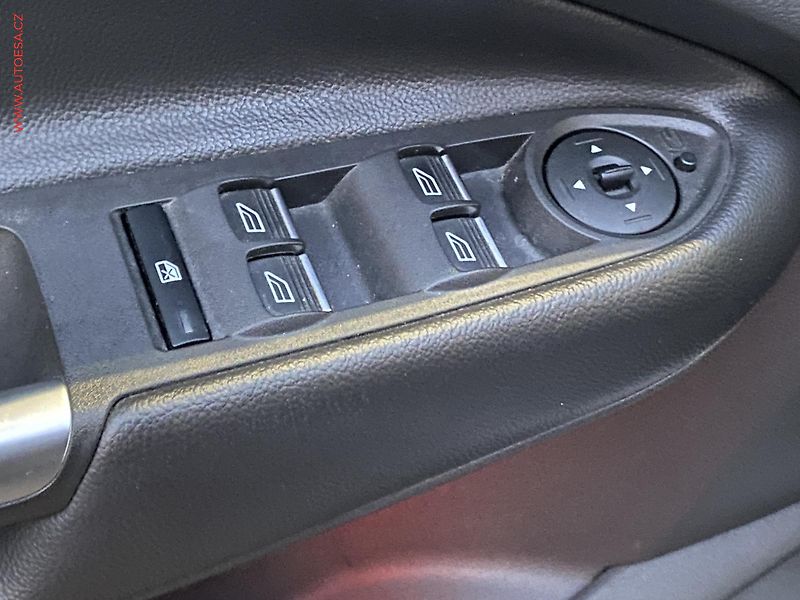 Ford Kuga (2018) 2.0 TDCi 4x4, Titanium, AT - fotka 11 z 17