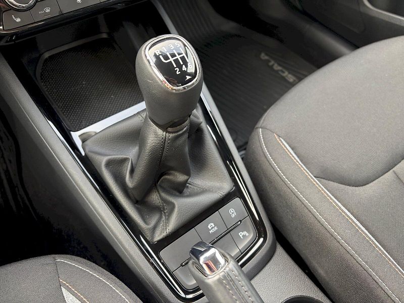 Škoda Scala (2025) 1.0 TSI / 85 kW / SELECTION - fotka 20 z 35