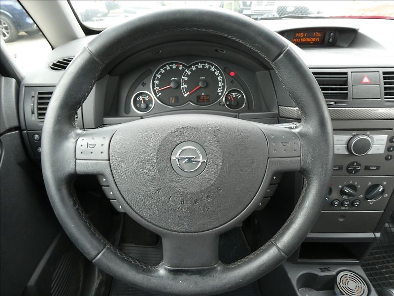 Opel Meriva 1,6 i 77kW AUTOMAT, klima - fotka 20 z 24