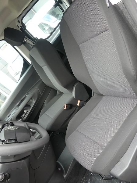 Citroën Berlingo (2026) YOU PROFI Diesel 100k Manual - fotka 8 z 19