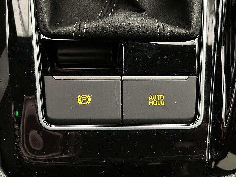 Volkswagen Golf 1.5 TSI R-Line - fotka 21 z 30