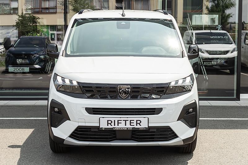 Peugeot Rifter (2026) 1,5 LONG GT 7 míst EAT8 130k - fotka 2 z 21