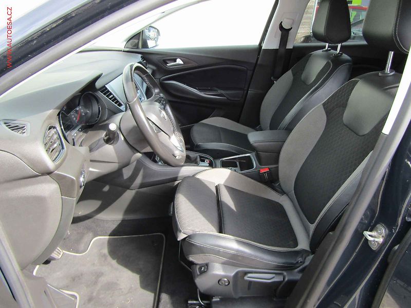 Opel Grandland X (2018) 1.2 T, 1.maj,ČR, Navi, TZ - fotka 9 z 23