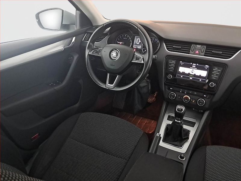 Škoda Octavia (2016) 1.6 TDI, Navi, Tempomat - fotka 7 z 16