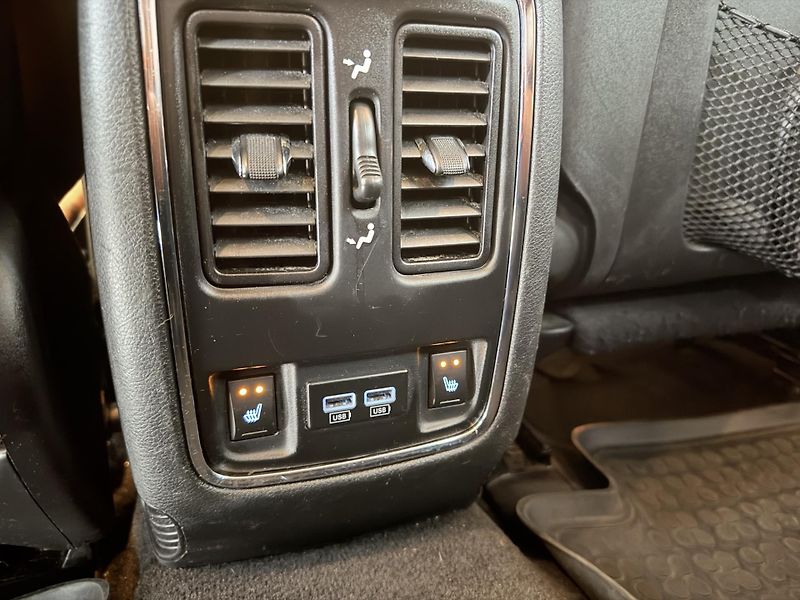 Jeep Grand Cherokee 3,0L V6 Diesel 250k Summit 4 - fotka 28 z 30