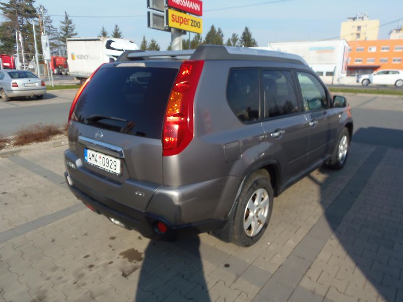 Nissan X-Trail (2010) 2.0 DCi 4x4 manuál  REZERVACE - fotka 5 z 23
