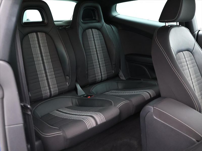 Volkswagen Scirocco 2,0 TDI 103kW Match Xenon Navi - fotka 12 z 28