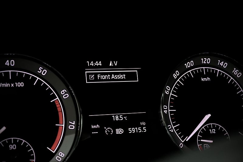 Škoda Octavia (2017) 3 FL Combi 1.4 TSI 110 kW  - fotka 25 z 34
