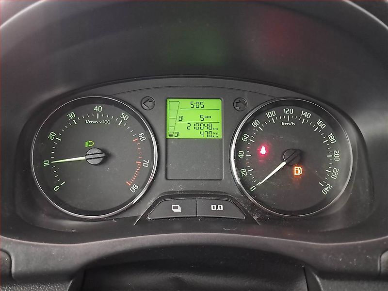 Škoda Fabia (2010) 1.2, oblíbený vůz - fotka 11 z 15