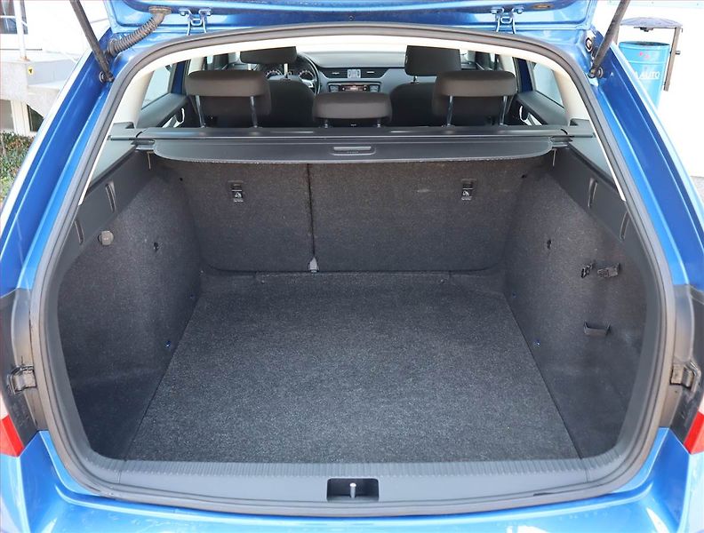 Škoda Octavia (2018) 1.6 TDI, Tempomat - fotka 13 z 14