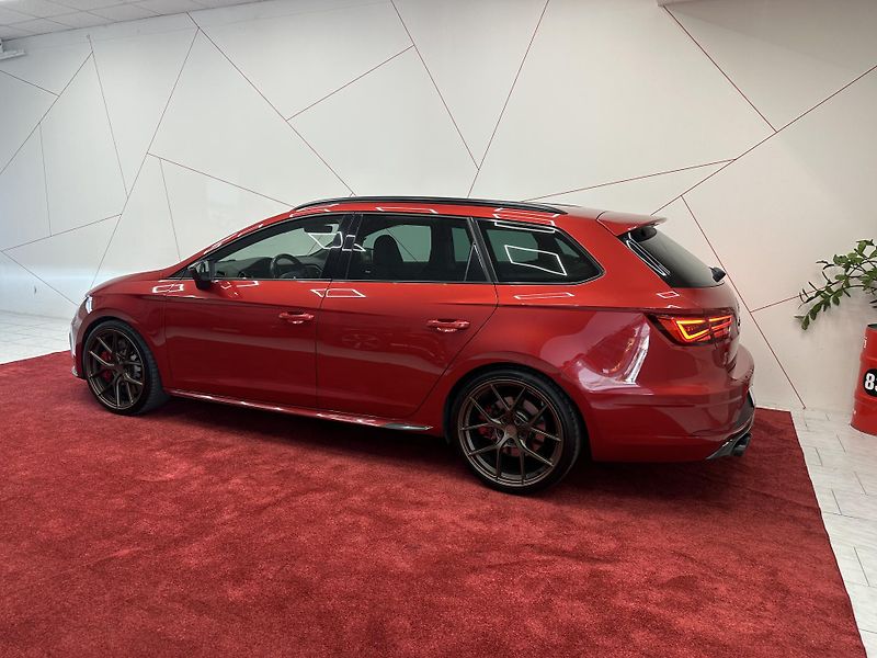 Seat Leon (2018) Cupra FR 300 4drive*CZ*1. Maj. - fotka 3 z 15