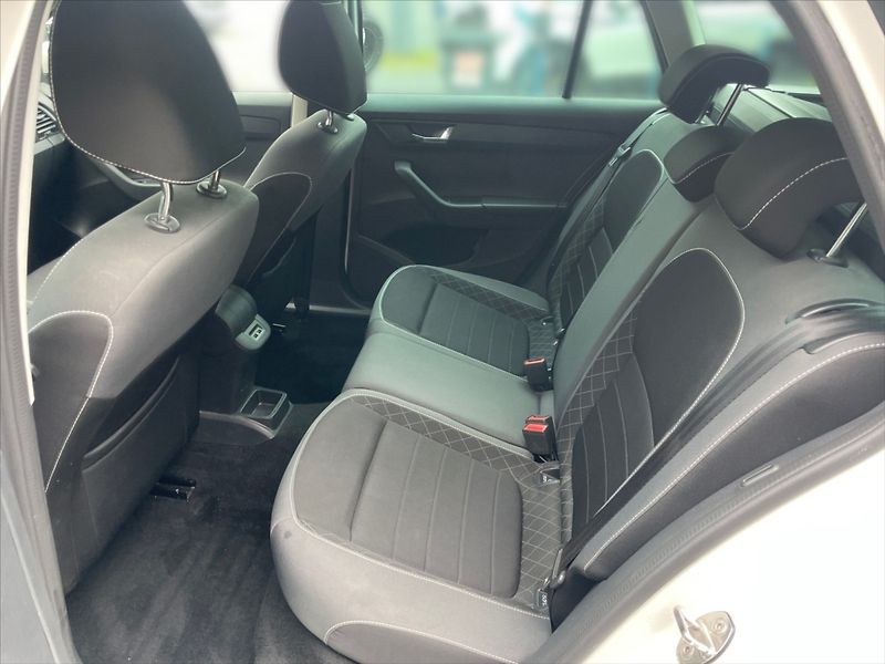 Škoda Fabia 1,0 TSI 70 Ambition - fotka 8 z 11