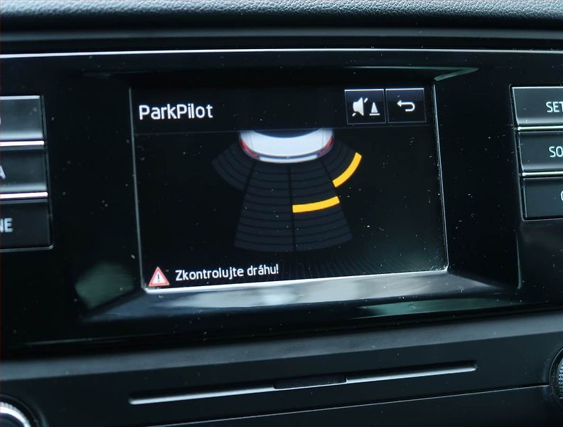 Škoda Octavia (2016) 1.6 TDI, Serv.kniha, Tempomat - fotka 15 z 18