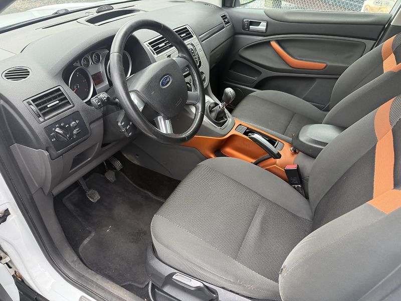 Ford Kuga 2,0TDCI 4x4 Tažné - fotka 8 z 19
