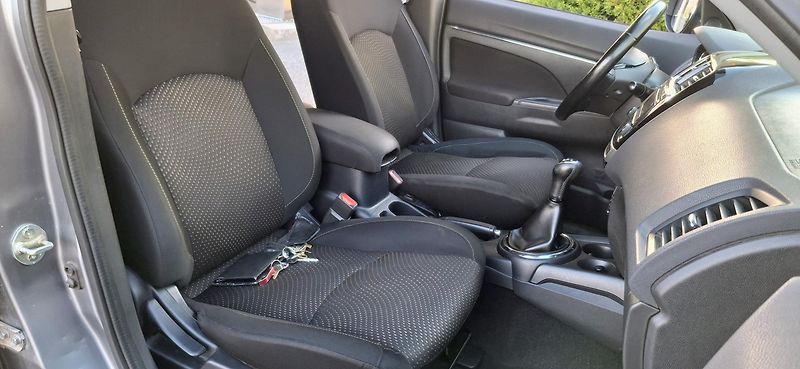 Mitsubishi ASX 1.6 MIVEC 86 kw - fotka 40 z 44
