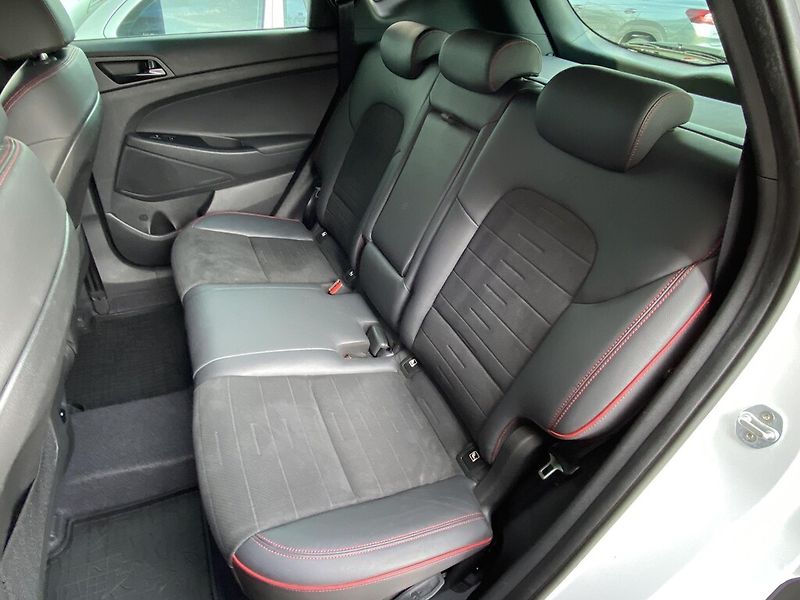 Hyundai Tucson 2.0 CRDI 136 kW Style 4x4 - fotka 23 z 26