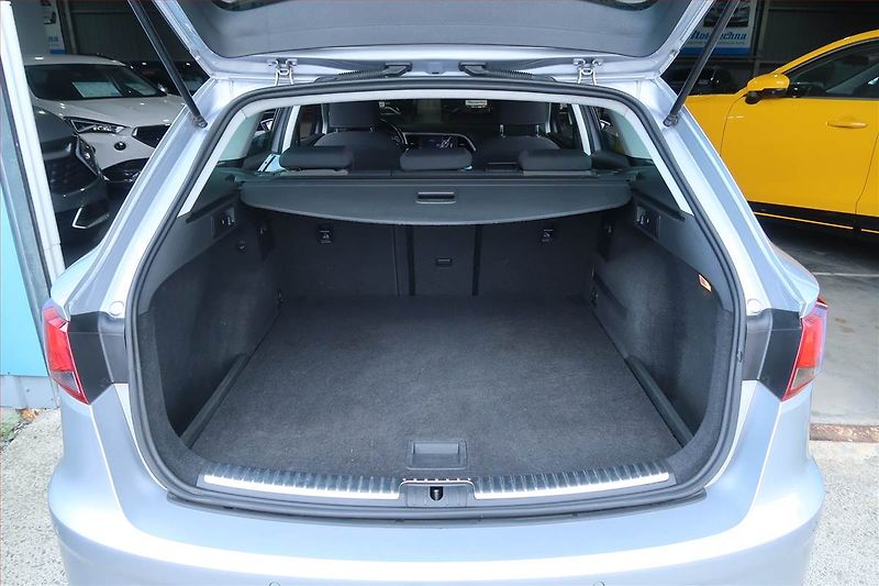 Seat Leon (2017) 1.6 TDI, Automat, Serv.kniha - fotka 14 z 25