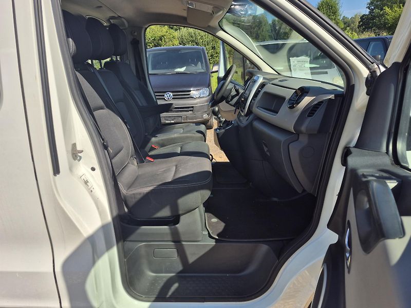 Renault Trafic (2018) 1.6Dci L2H1 6 Míst - fotka 20 z 26